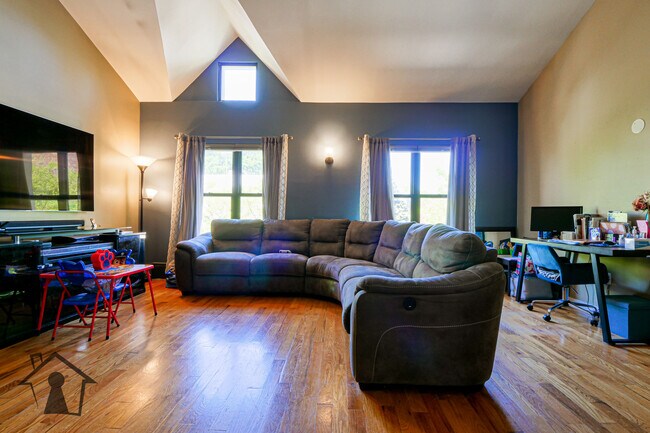 Building Photo - 1290 Saint Marks Ave