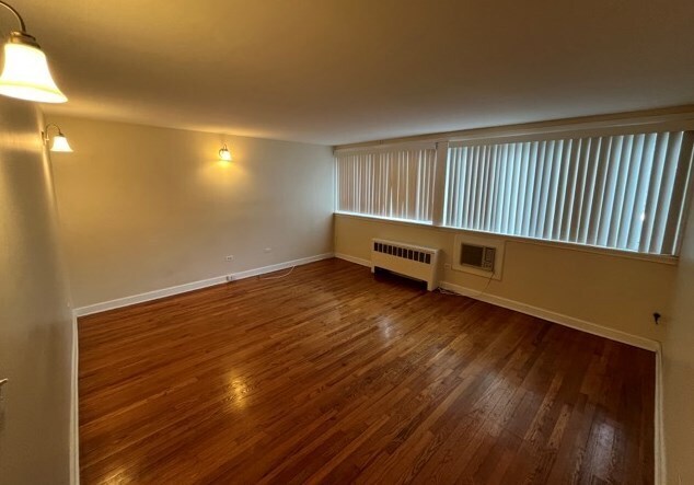 Foto del edificio - 4044 N California Ave