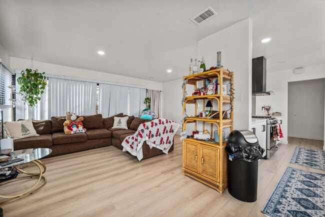 Foto del edificio - 5229 Rincon St