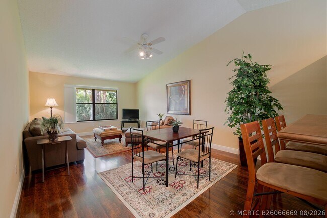 Building Photo - 13095 Belhaven Ct