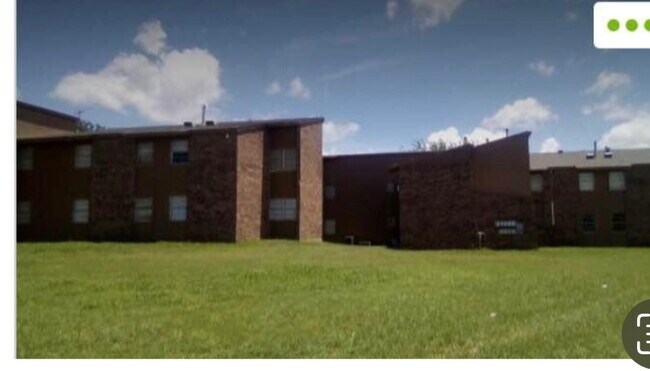 Building Photo - 4800 Johnson Rd