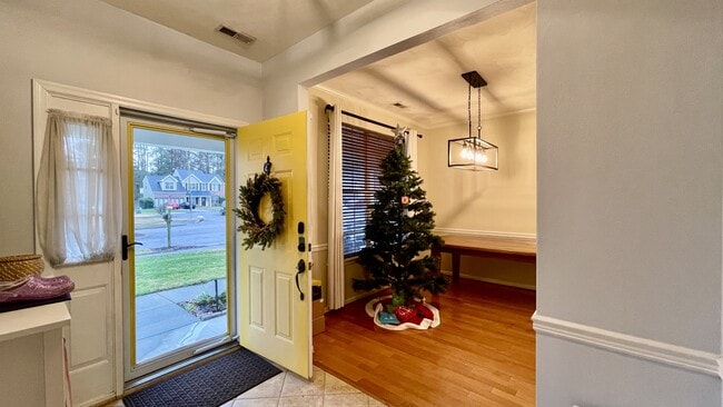 Building Photo - 2248 Ships Crossing