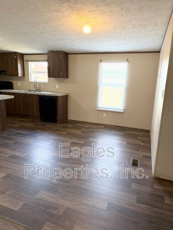 Building Photo - 863 Pecan Rd