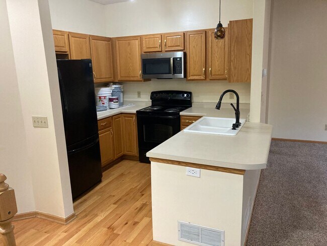 Building Photo - 607 Woodduck Dr