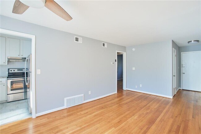 Foto del edificio - 450 Medlock Rd