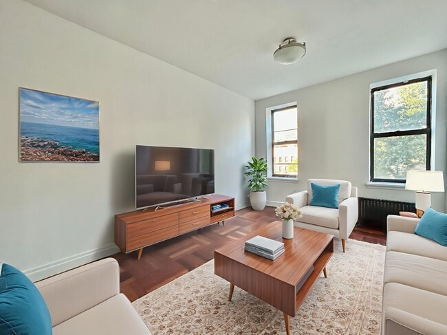 Building Photo - 607 W 137th St