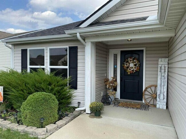 Foto del edificio - Ranch Style House with Fenced Backyard