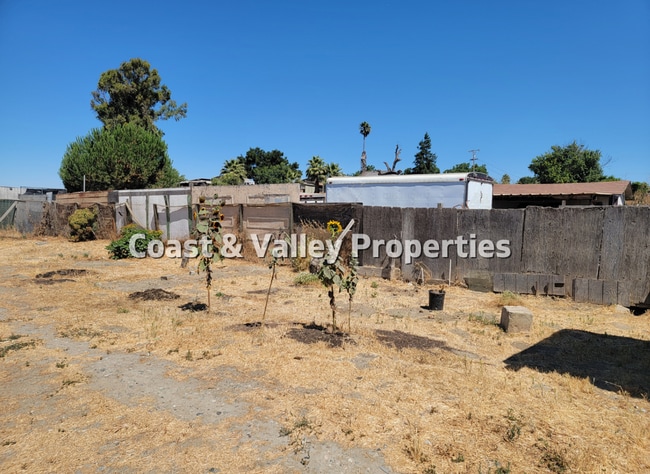 Building Photo - 410 Bridgevale Rd