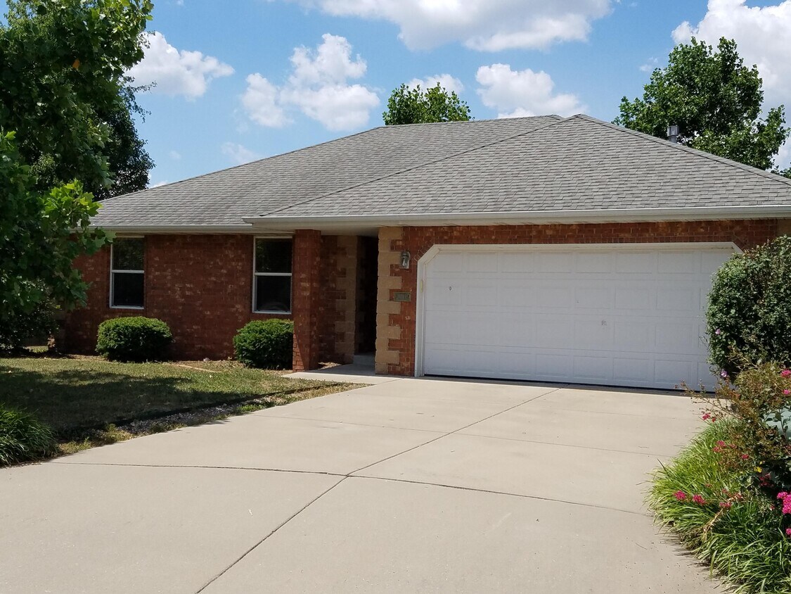 6009 N 8th Ave, Ozark, MO 65721 House Rental in Ozark, MO
