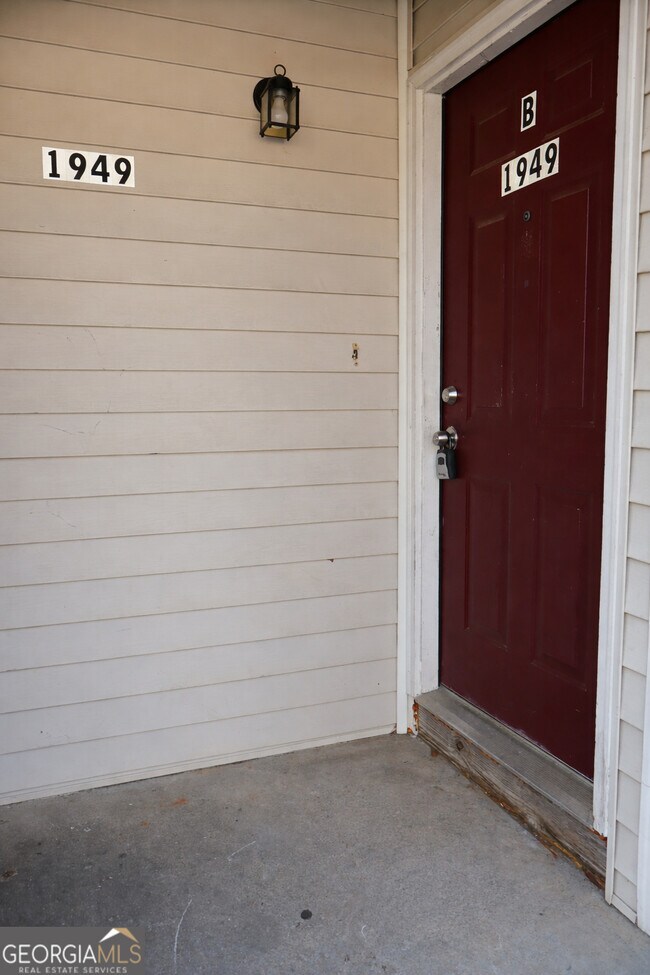 Foto del edificio - 1949 Karen Cir