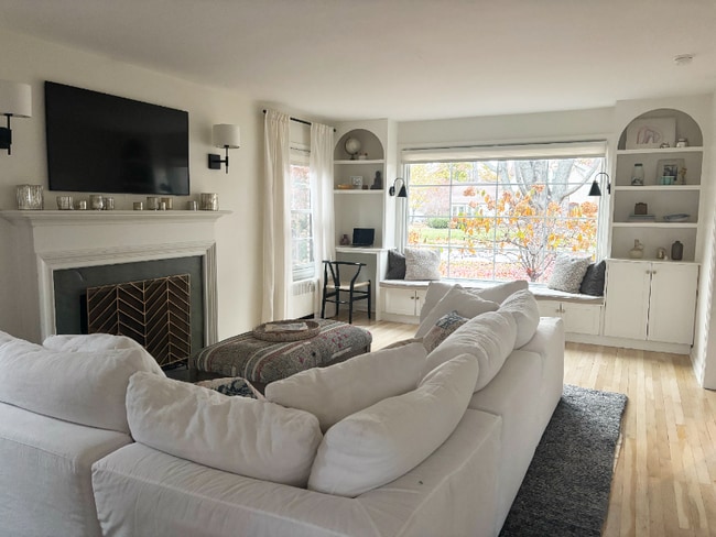 Building Photo - 6120 N Kent Ave