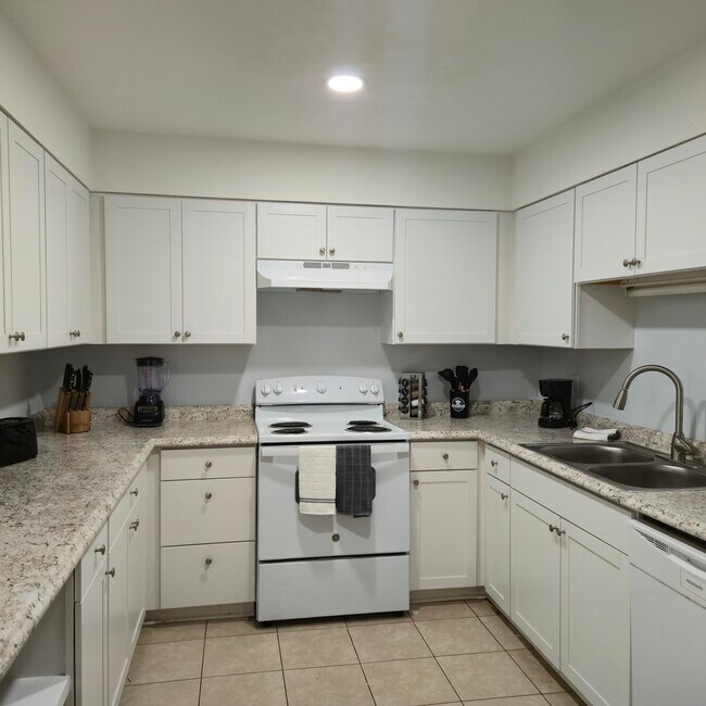 Foto del edificio - 348 Woodham Ct