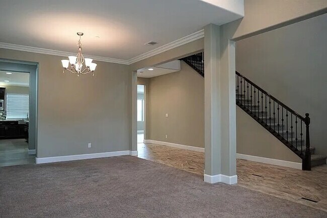 Building Photo - Stunning 5-bedroom 4.5-bath home in Rockli...