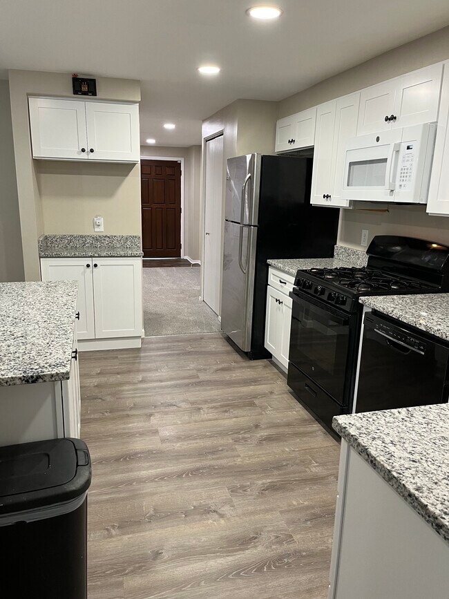 Foto del edificio - 1053 Foxcroft Ln