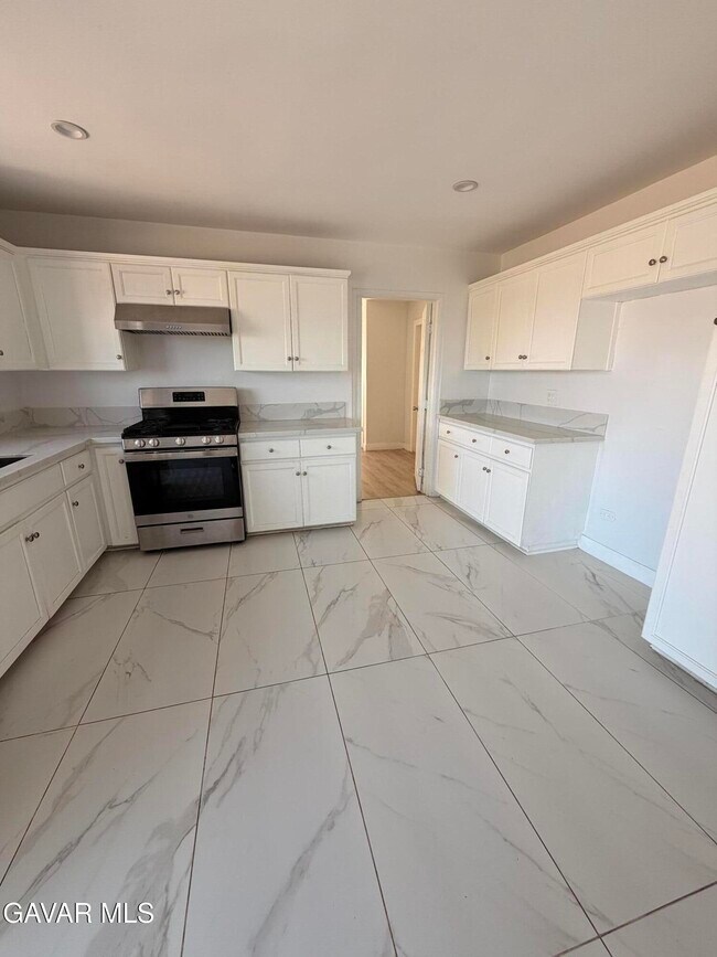 Foto del edificio - 4545 Columbia Way