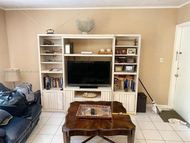 Foto del edificio - 815 Middle River Dr