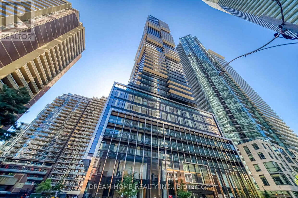 Primary Photo - 55 Charles St E