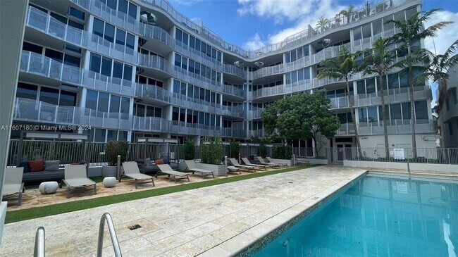 Foto del edificio - 2155 Washington Ct