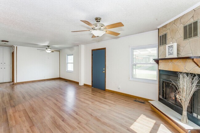 Building Photo - Updated Park City Home for Rent or Rent to...