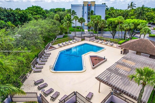 Foto del edificio - 9735 NW 52nd St