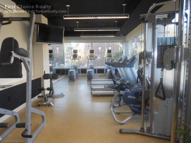 Foto del edificio - 1575 Tremont St
