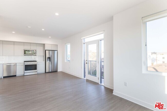 Foto del edificio - 843 Wilcox Ave