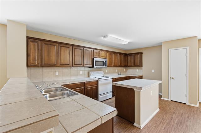 Foto del edificio - 1434 Mission Hills Ln
