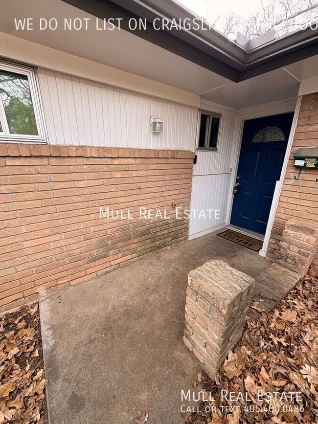 Photo - 5704 NW 33rd St House