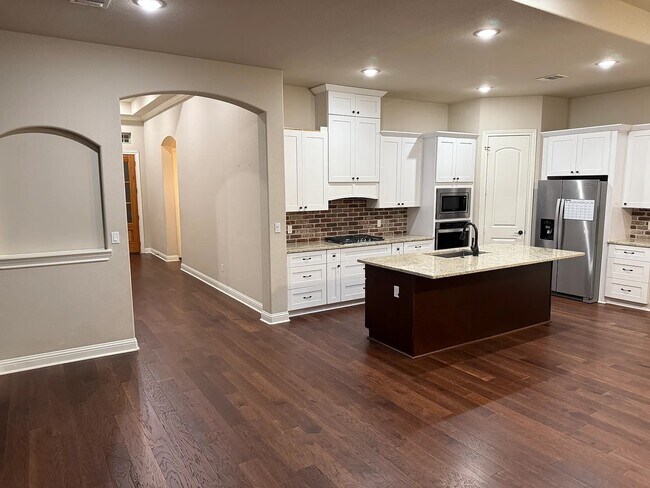 Building Photo - 1110 Bernard Meadows Dr