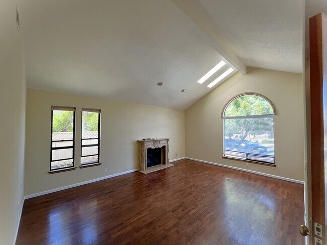 Foto del edificio - Spacious Home in San Luis Country Club Est...