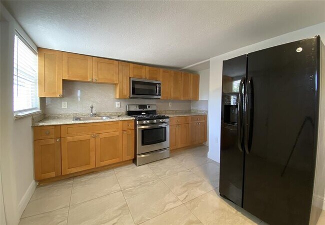Foto del edificio - 2250 NW 103rd St
