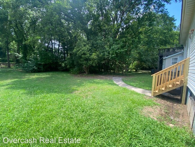 Foto del edificio - 3 br, 1 bath House - 525 E Cemetery St