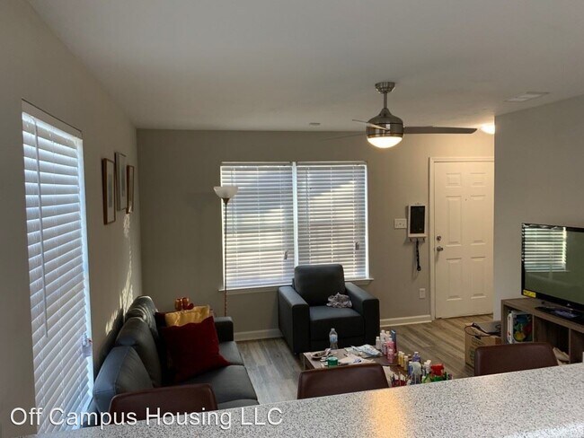 Building Photo - 3 br, 3 bath Room For Rent - Perry Osceola