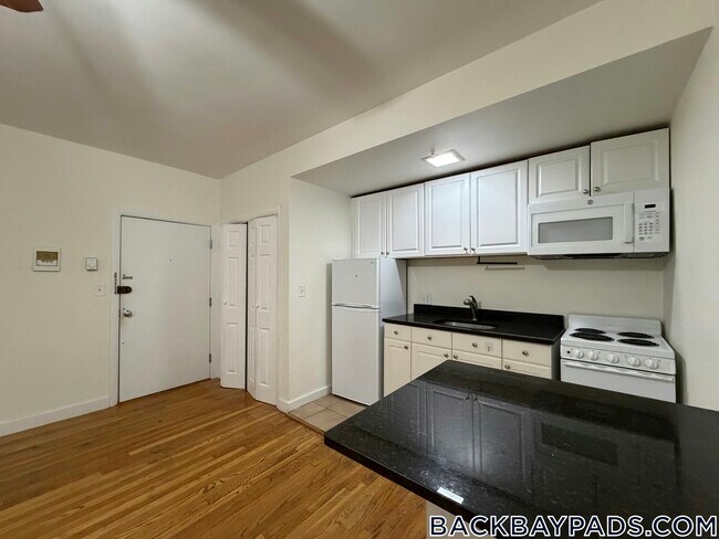 Foto del edificio - 529 Beacon St