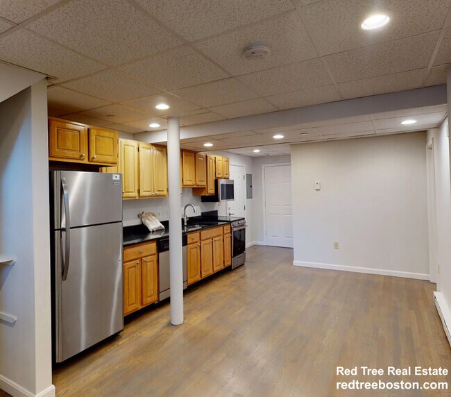 Building Photo - 77 Park Dr