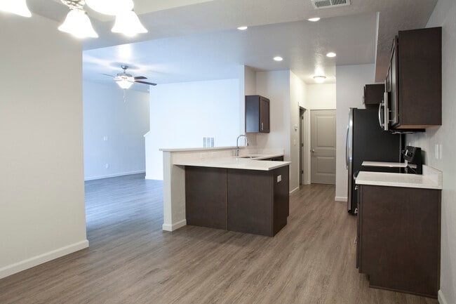 Building Photo - Orchard Land Duplexes