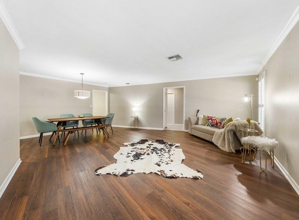 Photo - 201 Ellwood-874.2 Apartment