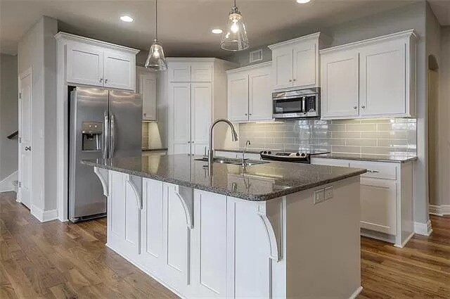 Foto del edificio - 1052 N Stonecrest Rd