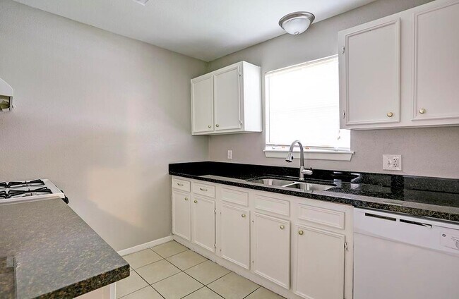 Building Photo - 3320 Scotch Moss Ln