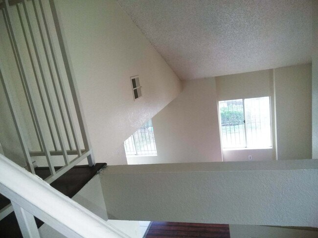 Foto del edificio - 1469 E 109th St