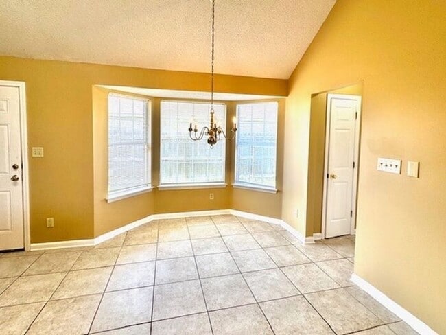 Building Photo - Southeast Memphis Home 3 bedroom 2 Bath In...