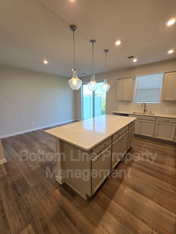 Building Photo - 1233 Bigelow St