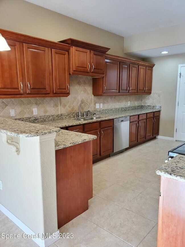 Building Photo - 1523 Beechfern Dr