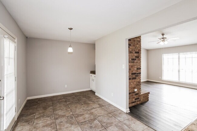 Foto del edificio - 2109 Kings Rd