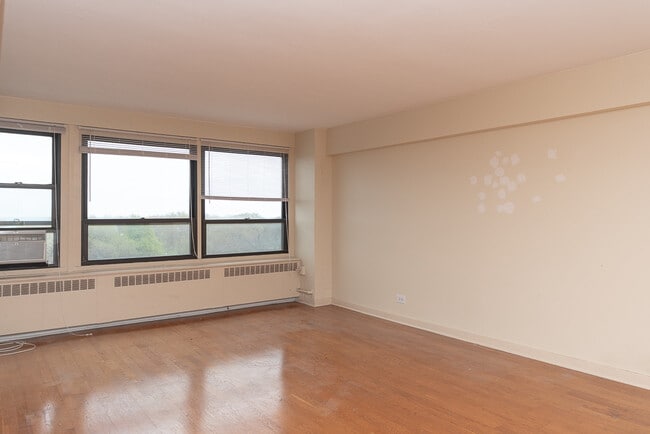 Building Photo - 4180 N Marine Dr