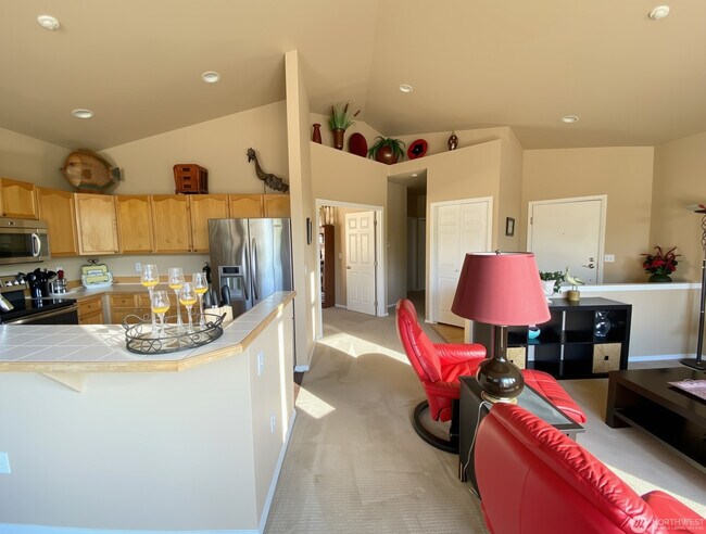 Foto del edificio - 18664 NE 56th Ct