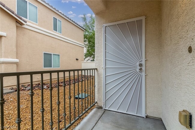 Building Photo - 5645 African Lilly Ct