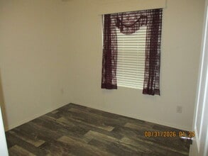 Building Photo - 1415 Flores Dr