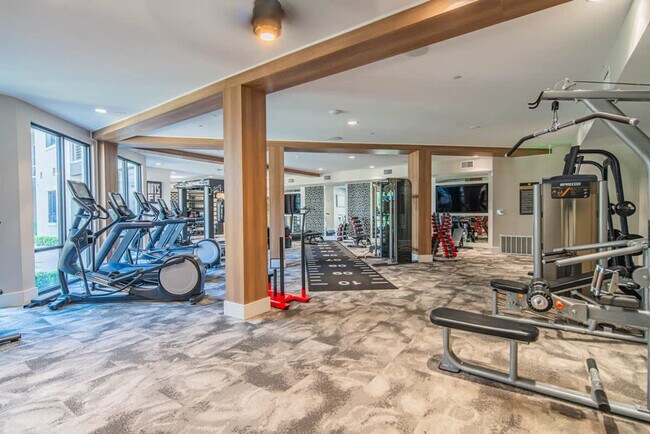 Building Photo - 777 E Stella Ln