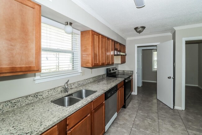 Building Photo - 6247 Brightwood Cove